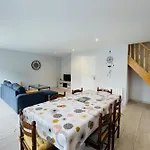 Maison Les Mottes-cour Et Garage Hébergement de vacances