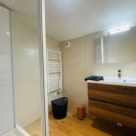 Vakantiehuis Maison Les Mottes-cour Et Garage *