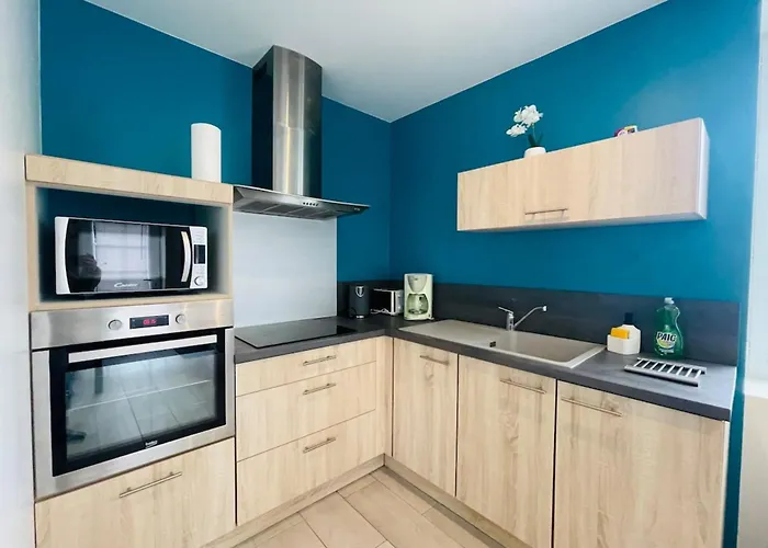 Semesterbostad Maison Les Mottes-cour Et Garage