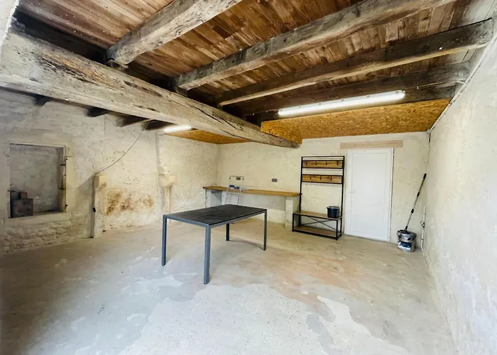 Maison Les Mottes-cour Et Garage * Asnières-la-Giraud